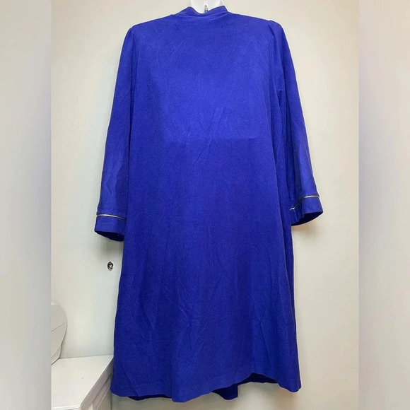 Vintage Vanity Fair Purple Velour Floral Embroidery Long Housecoat Robe size L - Picture 3 of 8
